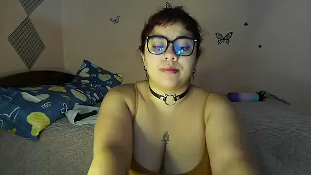 Danna-Sofia online show from 10-16-25, 04:46