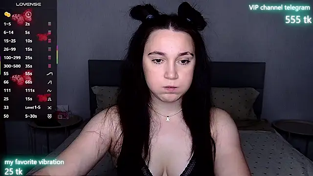 Snapshot of Eliz_v_tta chatting on 09-15-25, 08:31 Eliz v tta online show from 09-15-25, 08:31