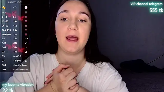 Snapshot of Eliz_v_tta chatting on 10-11-25, 01:42 Eliz v tta online show from 10-11-25, 01:42