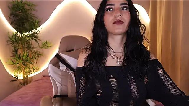 Emma and Issac online show from 10-06-25, 04:54