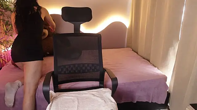 Emma and Issac online show from 04-02-26, 08:17