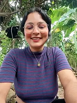 Lily-o online show from 11-21-25, 03:22