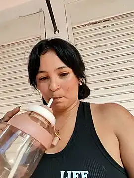 Lily-o online show from 11-26-25, 02:07