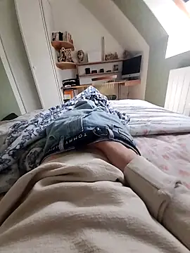 Vivi131p online show from 04-22-26, 01:23