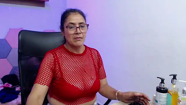 AmandaPeet online show from 11-17-25, 07:19