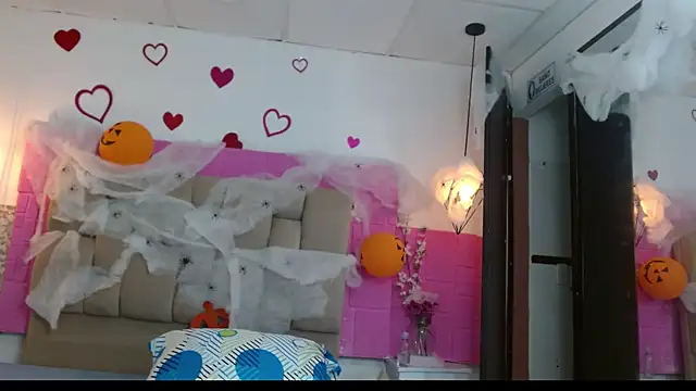 Damary Leon online show from 10-27-25, 06:56