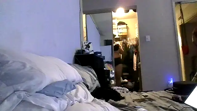 Triggerhappycj100 online show from 04-19-26, 08:44