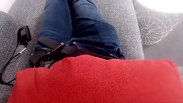 cucciolotto76 online show from 11-15-25, 01:40