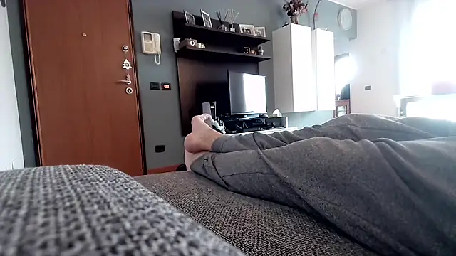 cucciolotto76 online show from 11-18-25, 09:14