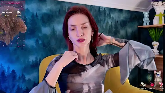 Snapshot of WendyGilber chatting on 09-25-25, 08:18 WendyGilber online show from 09-25-25, 08:18