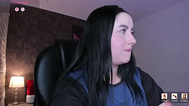 Snapshot of marian__stone chatting on 05-15-26, 06:59 marian stone online show from 05-15-26, 06:59