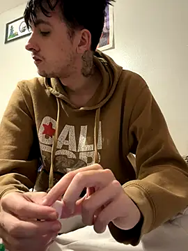 Capwildd 124 online show from 10-19-25, 03:29