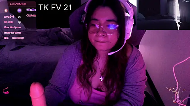 Pink girl0n online show from 12-16-25, 06:02