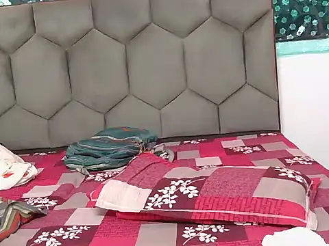 Diyaa Singh online show from 11-16-25, 01:28