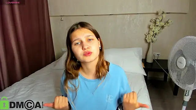 Snapshot of Elle_Ellise chatting on 10-02-25, 01:23 Elle Ellise online show from 10-02-25, 01:23