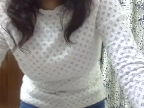 Snapshot of SONIYA_47 chatting on 11-21-25, 09:02 SONIYA 47 online show from 11-21-25, 09:02