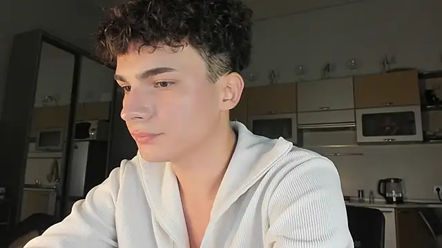 Snapshot of mystic_evan chatting on 09-16-25, 03:57 mystic evan online show from 09-16-25, 03:57