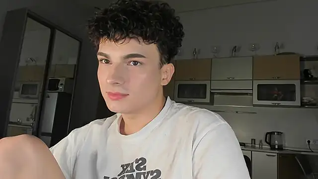 Snapshot of mystic_evan chatting on 09-17-25, 12:18 mystic evan online show from 09-17-25, 12:18