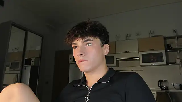 Snapshot of mystic_evan chatting on 10-06-25, 01:52 mystic evan online show from 10-06-25, 01:52