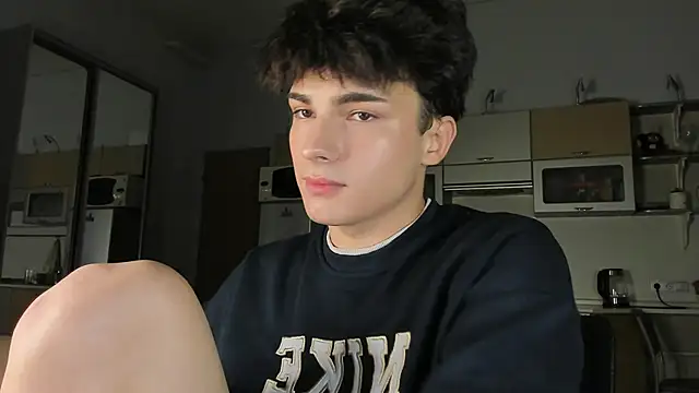 Snapshot of mystic_evan chatting on 10-10-25, 05:23 mystic evan online show from 10-10-25, 05:23