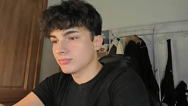 Snapshot of mystic_evan chatting on 10-16-25, 09:05 mystic evan online show from 10-16-25, 09:05