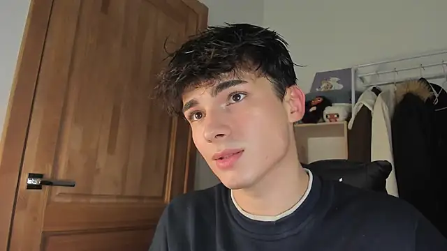 Snapshot of mystic_evan chatting on 10-17-25, 09:28 mystic evan online show from 10-17-25, 09:28