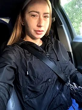 Reina Cummings online show from 09-15-25, 04:56