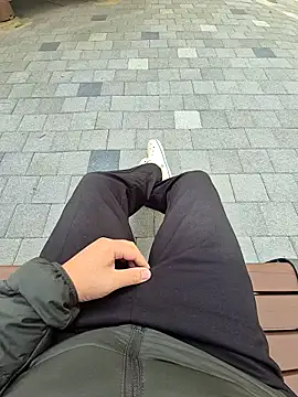 starvingo2002 online show from 11-04-25, 01:59