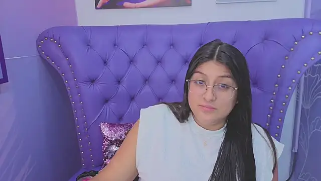 Snapshot of megann__up chatting on 05-14-26, 07:09 megann up online show from 05-14-26, 07:09