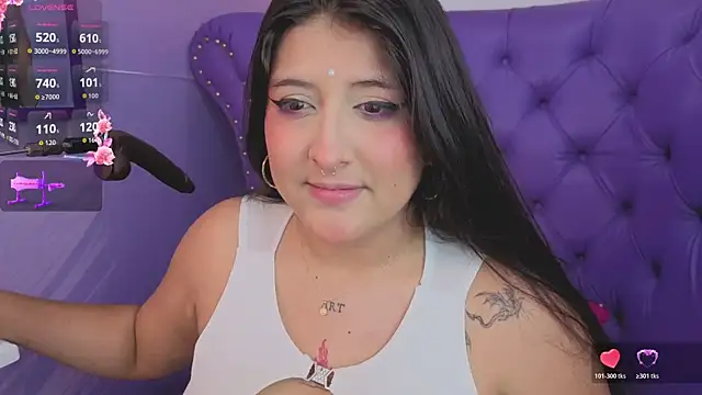 Snapshot of megann__up chatting on 05-17-26, 12:23 megann up online show from 05-17-26, 12:23