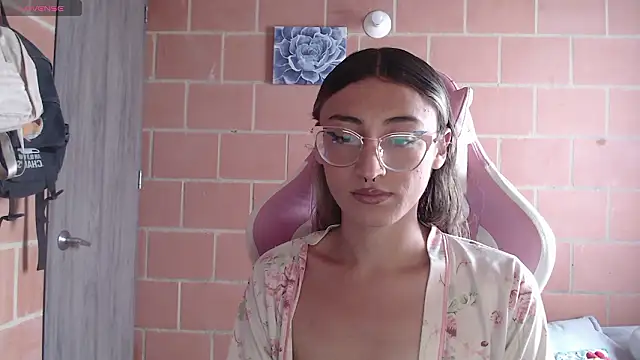 Snapshot of Andrea_camilaaa chatting on 02-12-26, 01:50 Andrea camilaaa online show from 02-12-26, 01:50