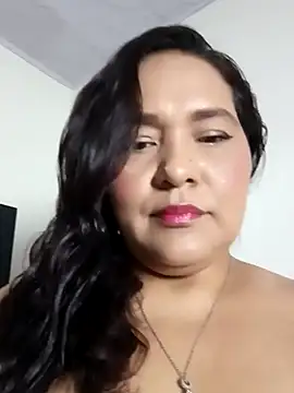 Snapshot of Laurasofia01 chatting on 09-30-25, 04:06 Laurasofia01 online show from 09-30-25, 04:06