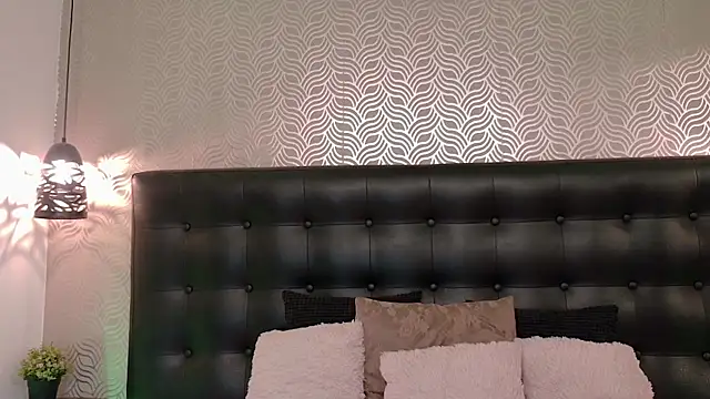 Sharonevanss  online show from 04-10-26, 08:24