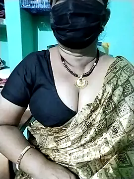 Snapshot of aarthika chatting on 10-19-25, 11:11 aarthika online show from 10-19-25, 11:11