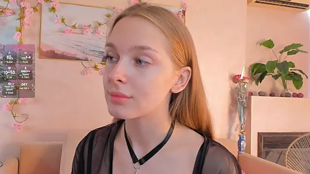 Snapshot of CindyGreen chatting on 10-19-25, 06:25 CindyGreen online show from 10-19-25, 06:25