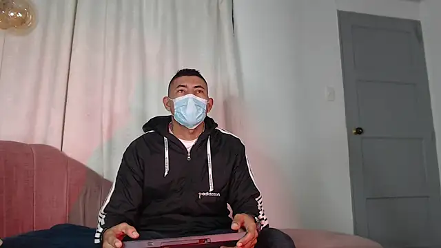 Snapshot of Morganandmegan chatting on 09-10-25, 11:10 Morganandmegan online show from 09-10-25, 11:10