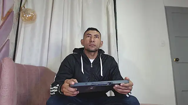 Snapshot of Morganandmegan chatting on 09-18-25, 11:12 Morganandmegan online show from 09-18-25, 11:12