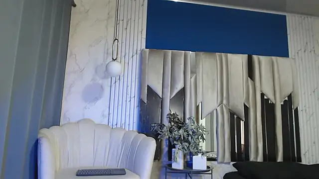 Snapshot of Morganandmegan chatting on 09-23-25, 11:35 Morganandmegan online show from 09-23-25, 11:35