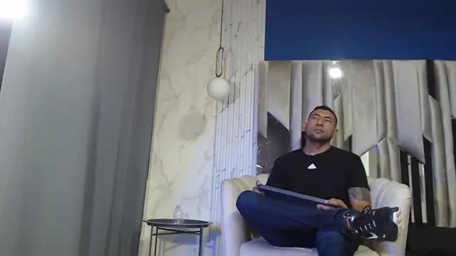 Snapshot of Morganandmegan chatting on 09-25-25, 11:03 Morganandmegan online show from 09-25-25, 11:03