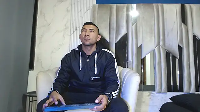 Snapshot of Morganandmegan chatting on 09-29-25, 11:15 Morganandmegan online show from 09-29-25, 11:15