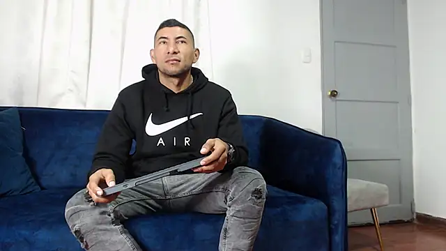 Snapshot of Morganandmegan chatting on 10-09-25, 11:30 Morganandmegan online show from 10-09-25, 11:30