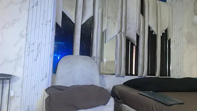 Snapshot of Morganandmegan chatting on 10-11-25, 11:31 Morganandmegan online show from 10-11-25, 11:31