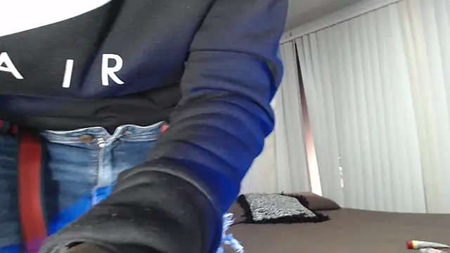 Snapshot of Morganandmegan chatting on 11-04-25, 11:31 Morganandmegan online show from 11-04-25, 11:31