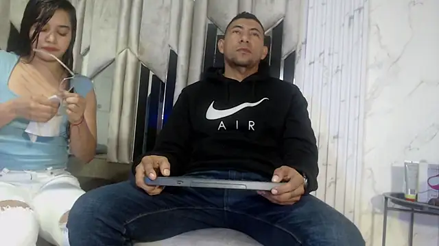 Snapshot of Morganandmegan chatting on 11-18-25, 11:14 Morganandmegan online show from 11-18-25, 11:14