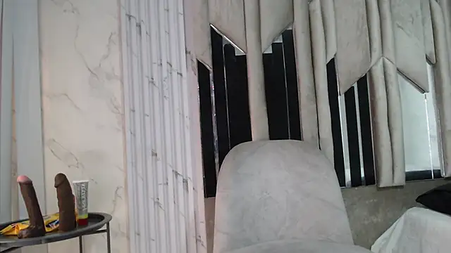 Snapshot of Morganandmegan chatting on 11-28-25, 11:35 Morganandmegan online show from 11-28-25, 11:35