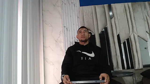 Snapshot of Morganandmegan chatting on 12-05-25, 12:14 Morganandmegan online show from 12-05-25, 12:14