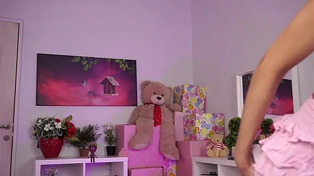 Snapshot of ZariaVera chatting on 10-11-25, 07:23 ZariaVera online show from 10-11-25, 07:23