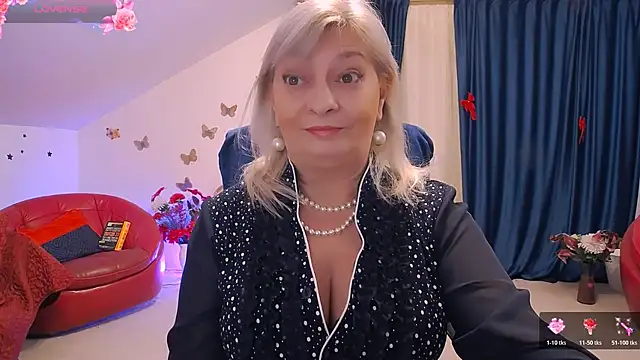 Snapshot of HypnotikCate chatting on 02-04-26, 04:13 HypnotikCate online show from 02-04-26, 04:13