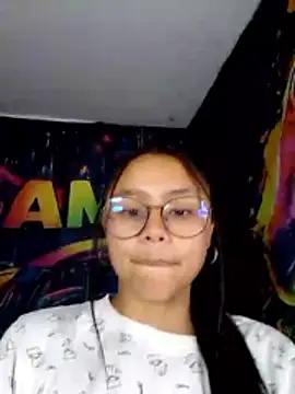 SofieLove 01 online show from 04-24-26, 07:00