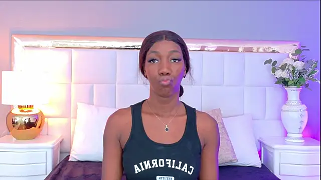 MadeleineHocker online show from 09-14-25, 12:37